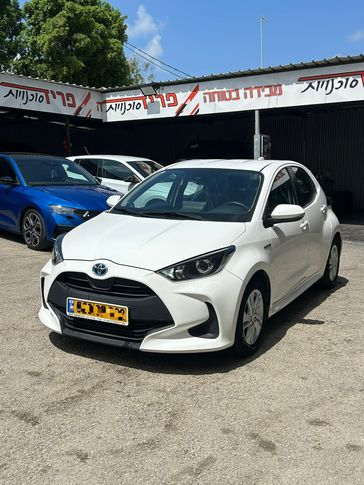 טויוטה יאריס
