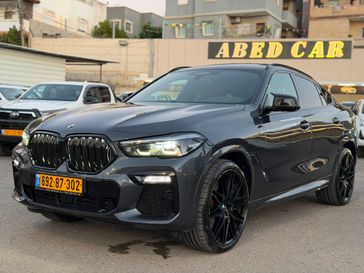 ב מ וו X6