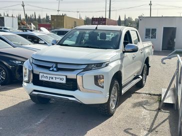 מיצובישי L-200