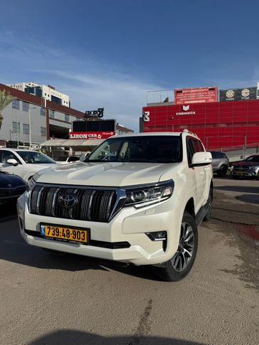 טויוטה לנד קרוזר