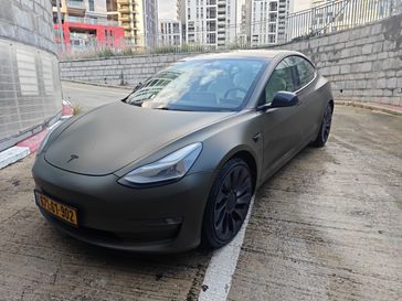 טסלה MODEL 3