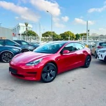 טסלה MODEL 3