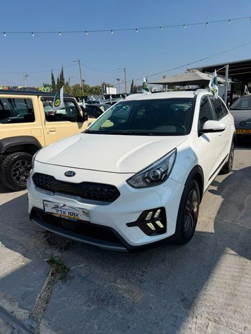 קיה נירו