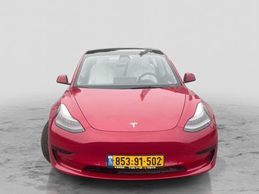 טסלה MODEL 3