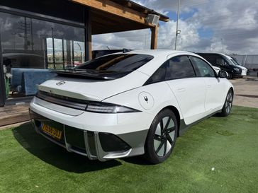 יונדאי איוניק