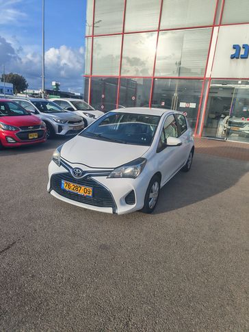 טויוטה יאריס