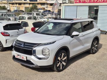 מיצובישי אאוטלנדר