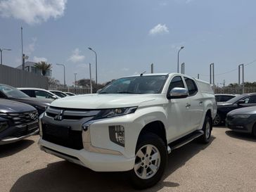 מיצובישי L-200