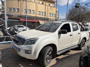 איסוזו D-Max