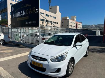 יונדאי I25