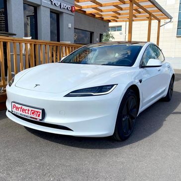 טסלה MODEL 3