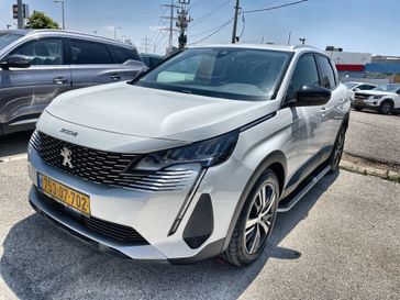 פיג'ו 3008