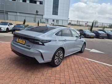 צ'רי ARRIZO 8 PHEV