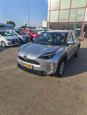 טויוטה יאריס קרוס