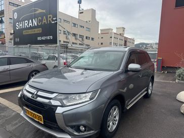 מיצובישי אאוטלנדר