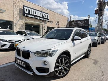 ב מ וו X1