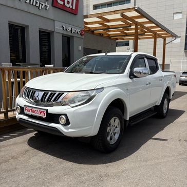מיצובישי L-200