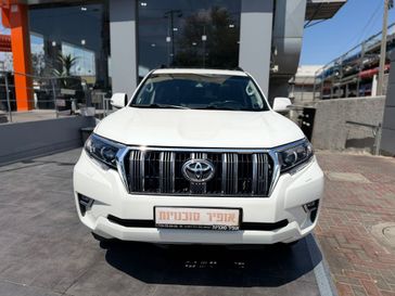 טויוטה לנד קרוזר