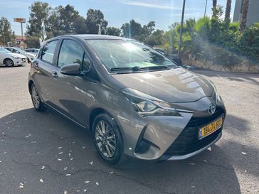 טויוטה יאריס