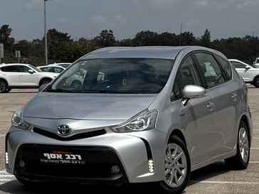 טויוטה פריוס