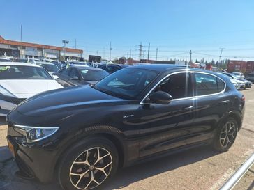 אלפא רומיאו סטלביו