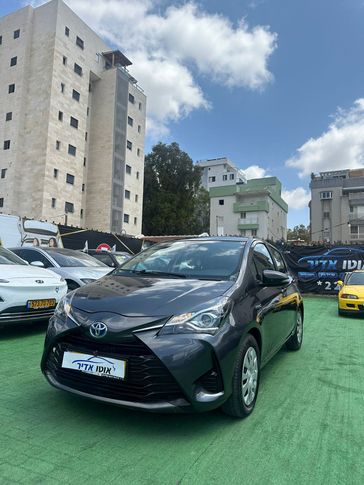 טויוטה יאריס