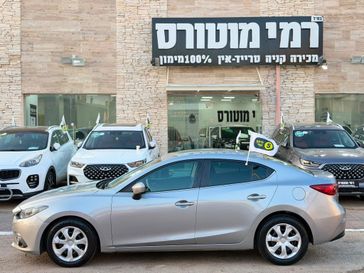 מזדה 3