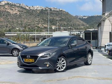 מזדה 3