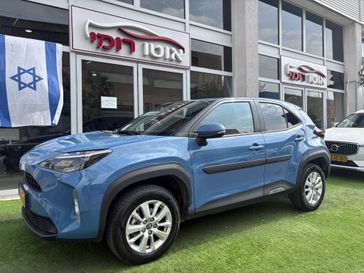 טויוטה יאריס קרוס