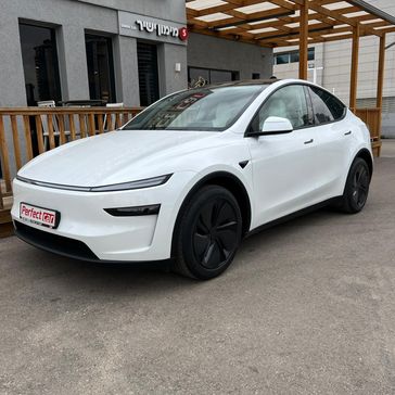 טסלה MODEL Y