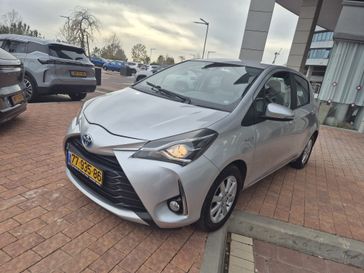 טויוטה יאריס