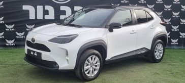 טויוטה יאריס קרוס