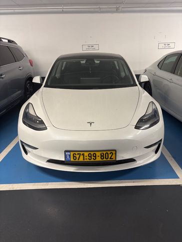 טסלה MODEL 3