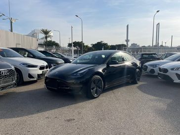 טסלה MODEL 3
