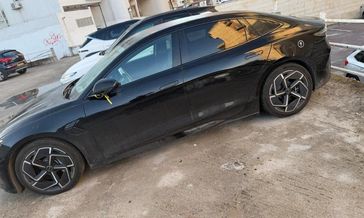 בי ווי די SEAL