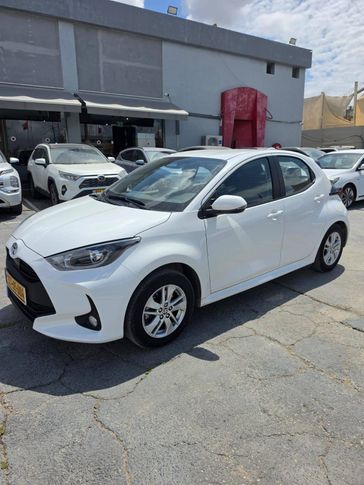 טויוטה יאריס