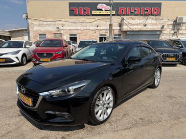מזדה 3