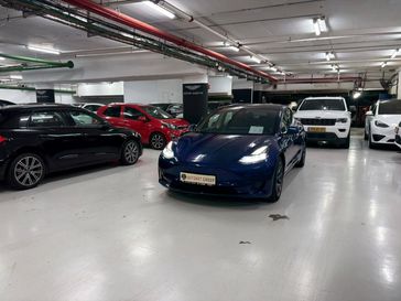 טסלה MODEL 3