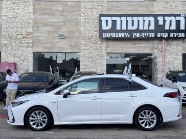 טויוטה קורולה