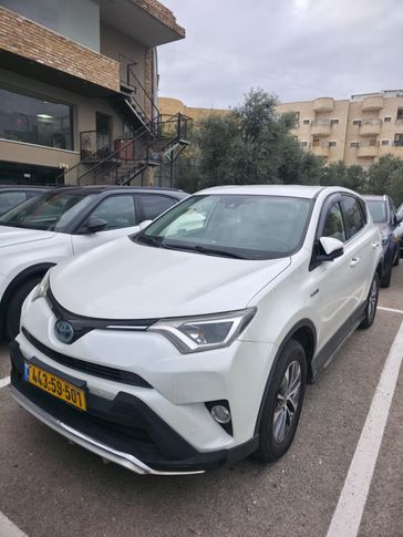 טויוטה RAV4