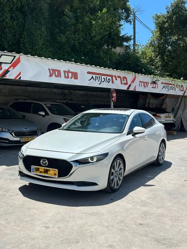 מזדה 3