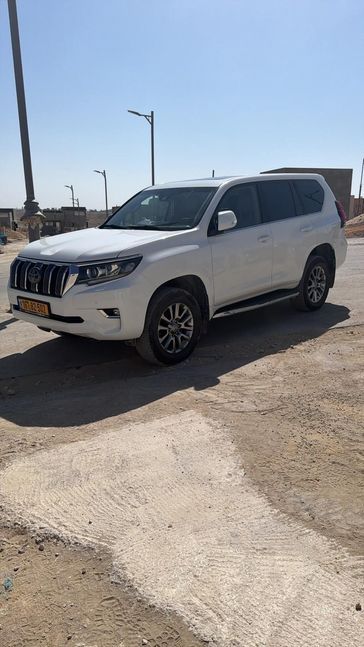 טויוטה לנד קרוזר