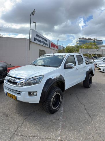 איסוזו D-Max