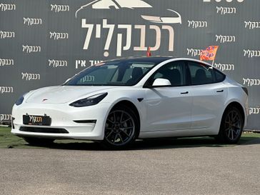 טסלה MODEL 3