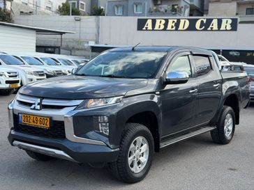 מיצובישי L-200