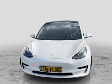 טסלה MODEL 3