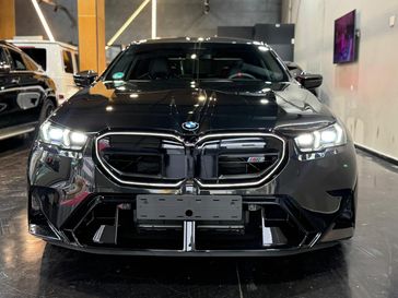 ב מ וו M5