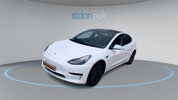 טסלה MODEL 3