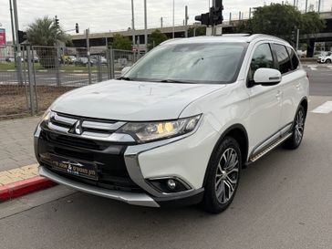 מיצובישי אאוטלנדר