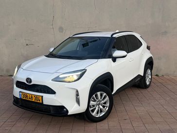 טויוטה יאריס קרוס